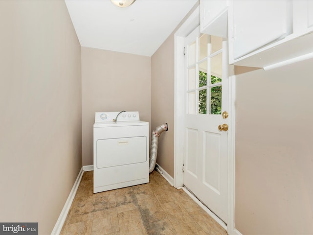 laundry area featuring washer / dryer