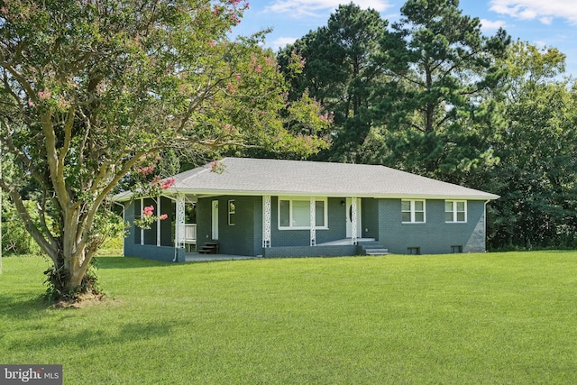 view of front of property with a front yard