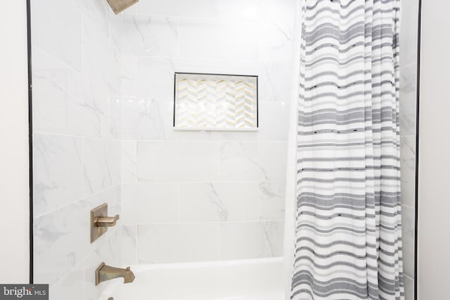 bathroom featuring shower / bath combo