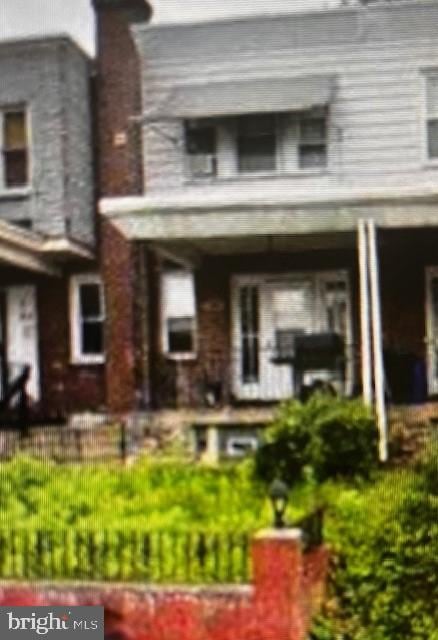 view of front of property with covered porch