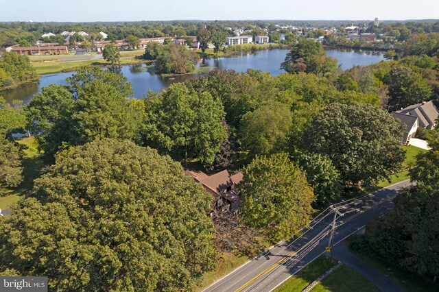 bird's eye view featuring a water view