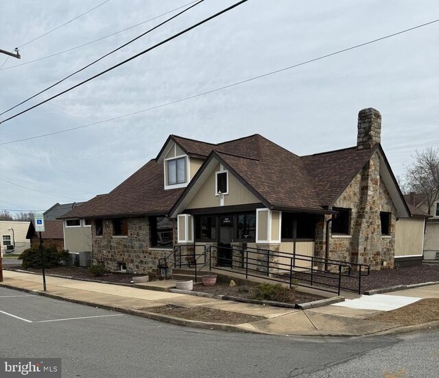 view of front of home