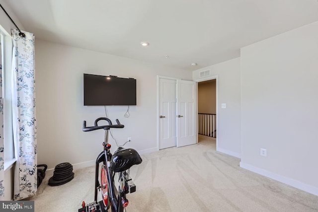 workout room with visible vents, baseboards, carpet flooring, and recessed lighting