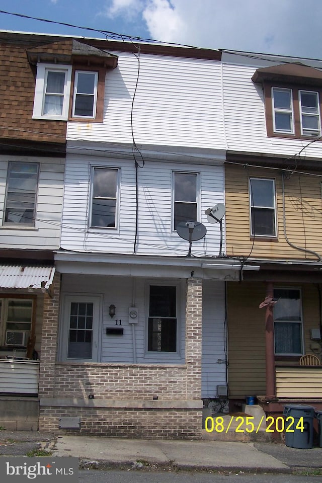 view of townhome / multi-family property