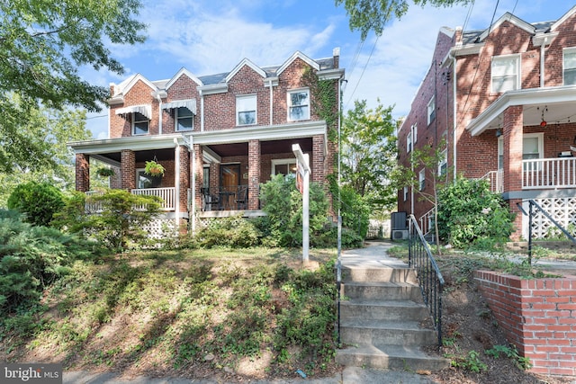 view of front of home featuring a porch