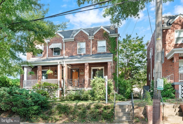 view of front of property with covered porch