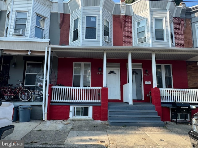 view of front of house with a porch