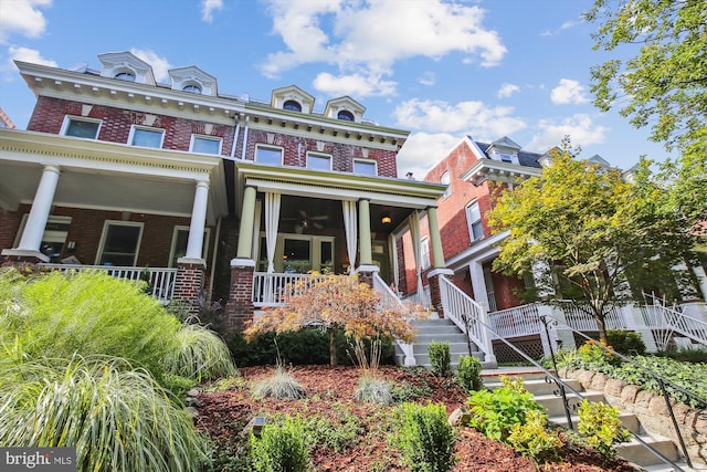 view of front facade featuring a porch