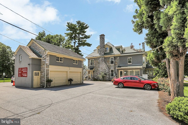 view of front facade with a garage