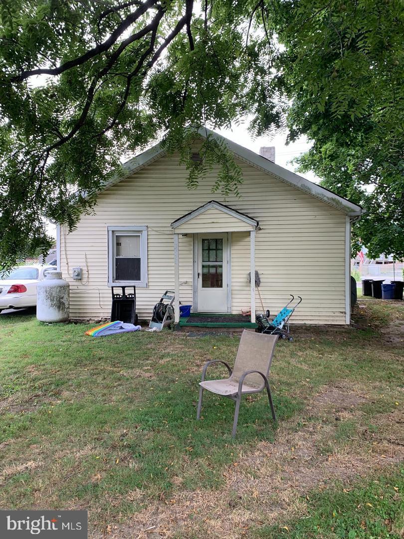 345 Eudowood Ln, Towson, MD 21286 - back of property featuring a lawn