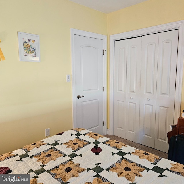 unfurnished bedroom featuring a closet