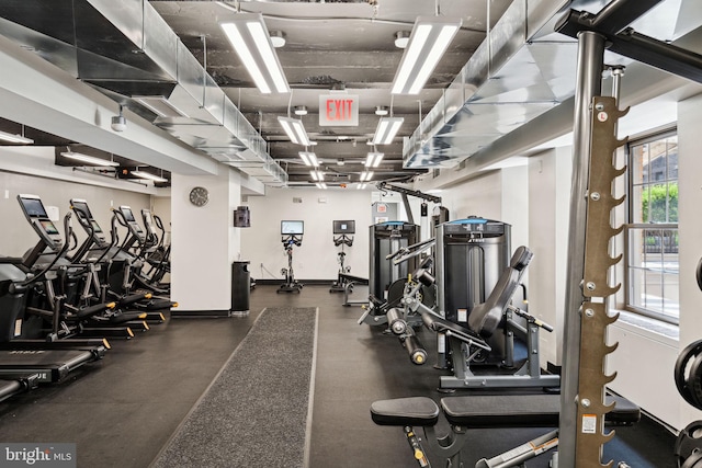 workout area with baseboards