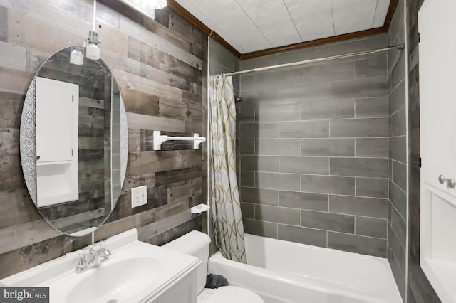 full bathroom featuring vanity, toilet, and shower / tub combo with curtain