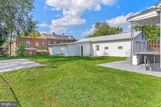 view of yard with a patio