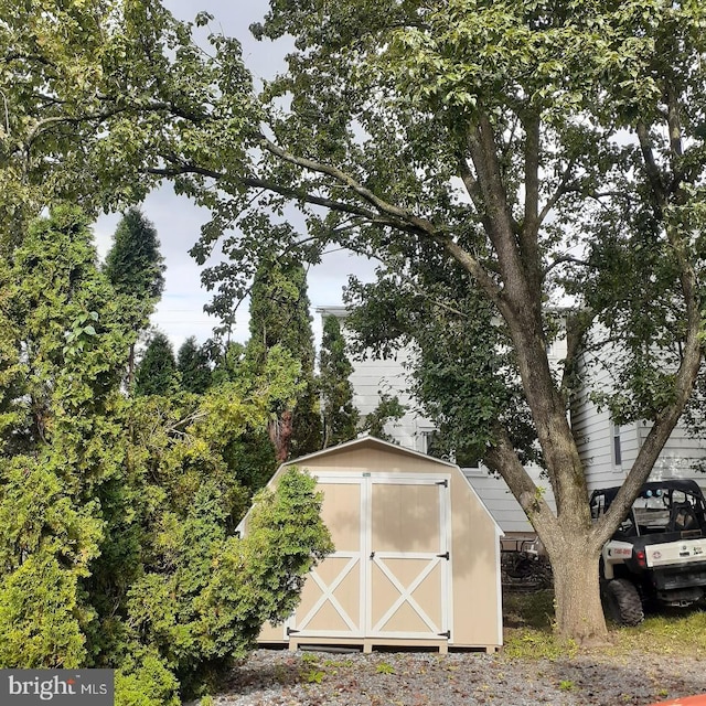 view of outbuilding