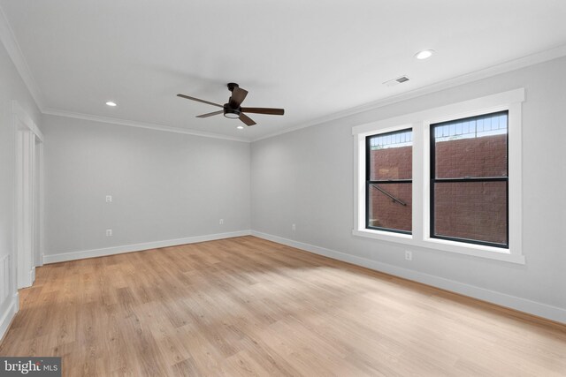 unfurnished room featuring light wood-type flooring, crown molding, and ceiling fan