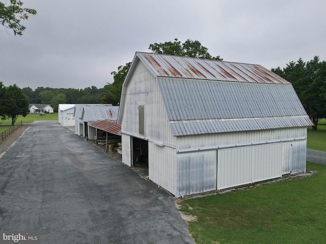 exterior space with a yard