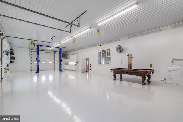 garage featuring washer / dryer