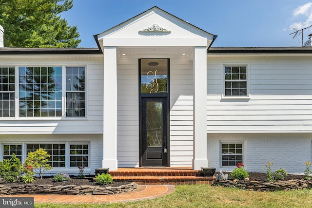 view of front of property