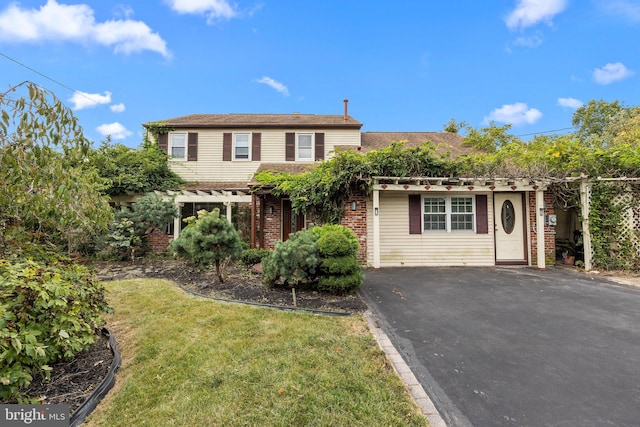 view of front of house with a front yard