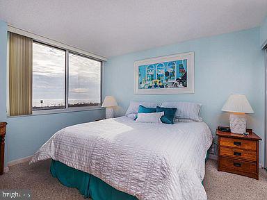 bedroom with carpet floors