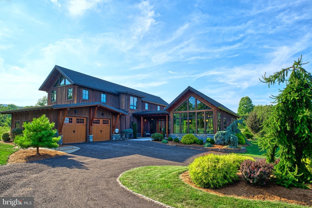 view of front of house featuring a garage