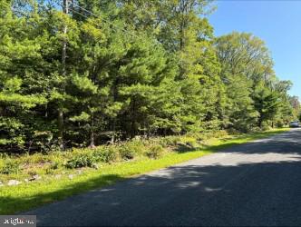 Listing photo 2 for 0 Congress Rd, Milford PA 18337