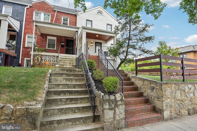 view of front of home with covered porch