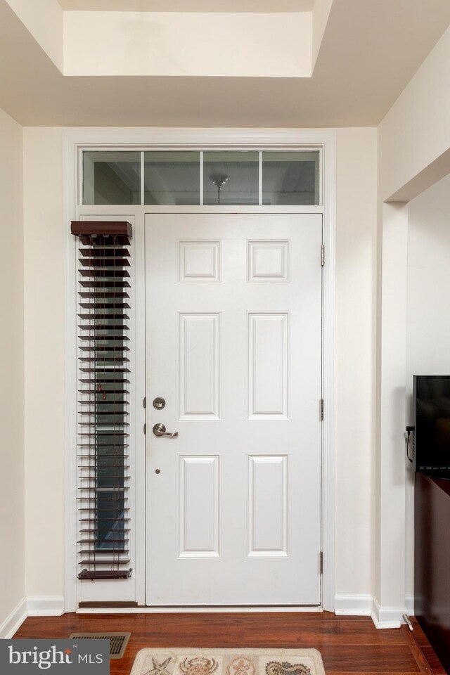 doorway to property featuring a porch