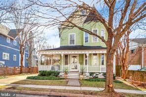 view of front of property featuring covered porch