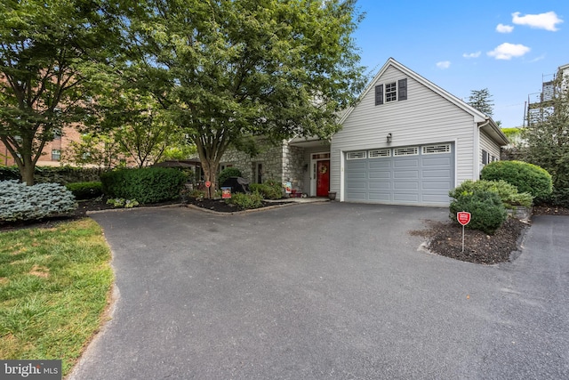 view of front property featuring a garage