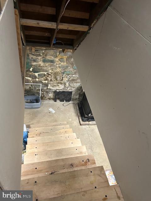 14352 Charmian Rd, Waynesboro, PA 17268 - view of stairway