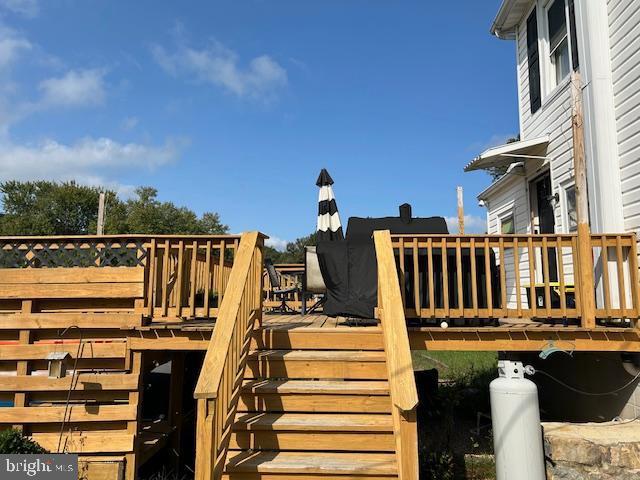 14352 Charmian Rd, Waynesboro, PA 17268 - wooden deck featuring stairway