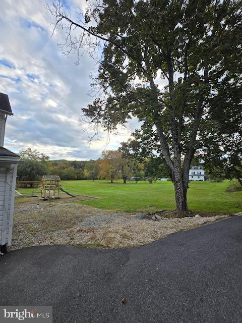 14352 Charmian Rd, Waynesboro, PA 17268 - view of yard