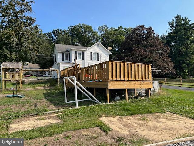 14352 Charmian Rd, Waynesboro, PA 17268 - rear view of house with a wooden deck