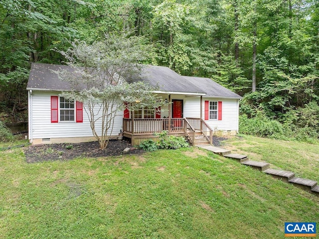 view of front of home featuring a front lawn