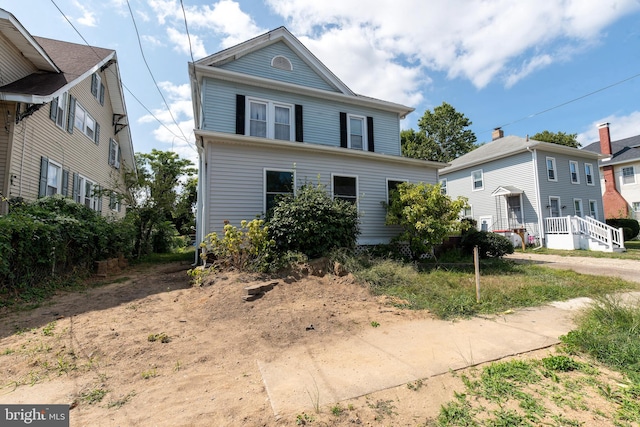 front of property featuring a porch