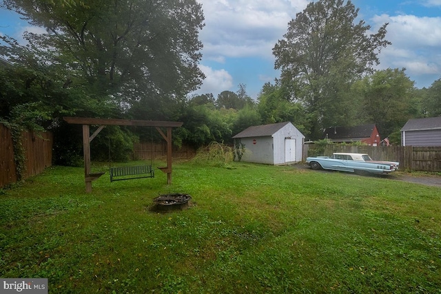 view of yard with a shed