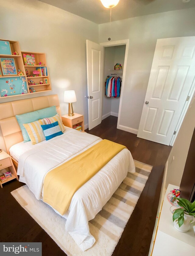 basement featuring heating unit, separate washer and dryer, sink, and water heater