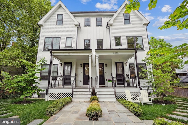 view of front of home featuring a porch