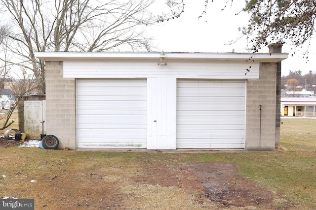 view of detached garage