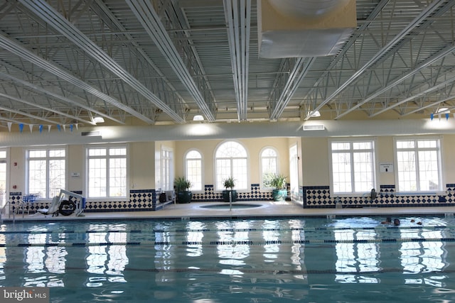 view of swimming pool