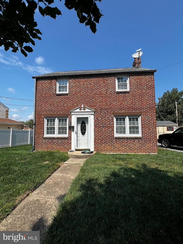 view of front of property with a front yard