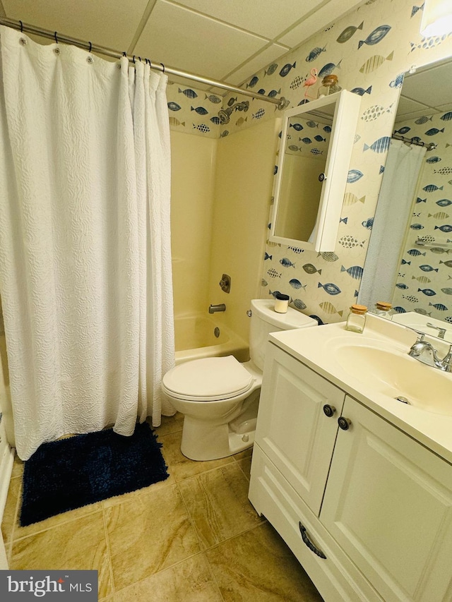 full bath featuring toilet, wallpapered walls, shower / tub combo with curtain, and vanity