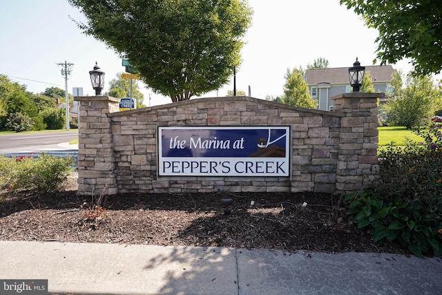 view of community / neighborhood sign