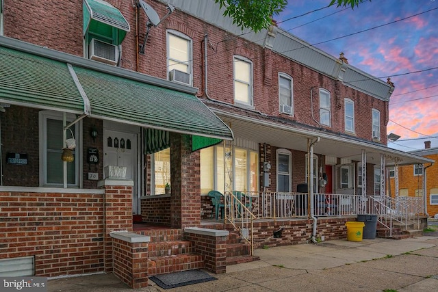 view of front of house with covered porch