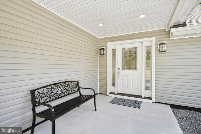 property entrance with covered porch