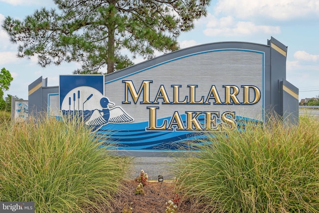 view of community / neighborhood sign