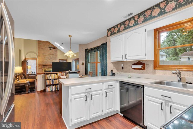 8 Annapolis Dr, Sicklerville, NJ 08081 - kitchen featuring a peninsula, a sink, visible vents, stainless steel refrigerator, and dishwasher