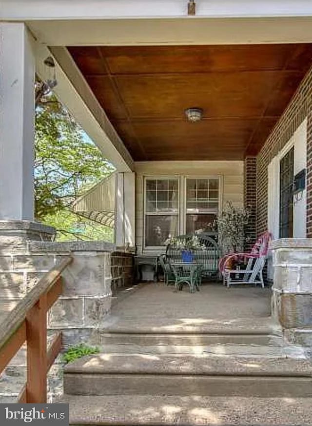 view of patio / terrace with covered porch